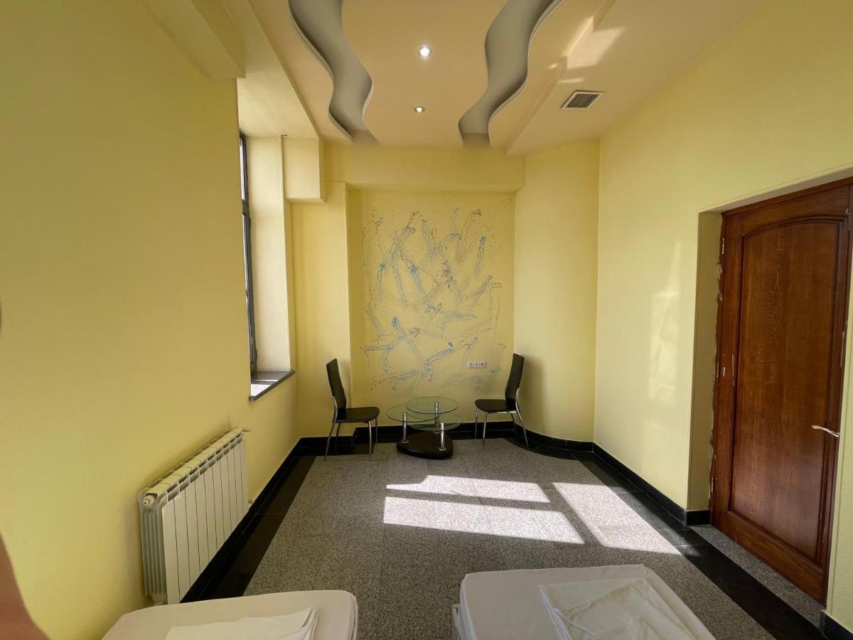 Joy Hotel Apartament Jerevan Eksteriør bilde